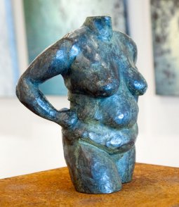 Jennifer on a rusted iron socle in art gallery \'Beelden bij Beljon\'